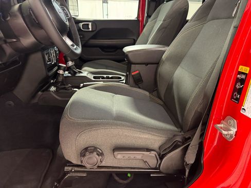 Used 2025 Jeep Wrangler Sahara w/ Safety Group image 19