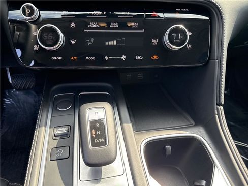 Used 2025 INFINITI QX60 Luxe w/ Vision Package image 31