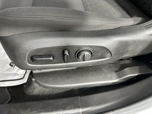 Used 2021 Chevrolet Blazer LT image 12