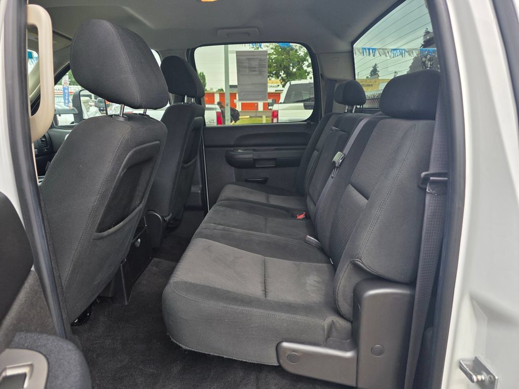 Used 2011 Chevrolet Silverado 1500 LT w/ All-Star Edition AWD/4WD image 11