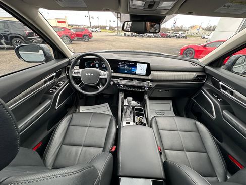 Used 2025 Kia Telluride EX w/ EX Captain's Chair Package image 20