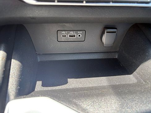 Used 2025 Nissan Altima 2.5 SV FWD image 16