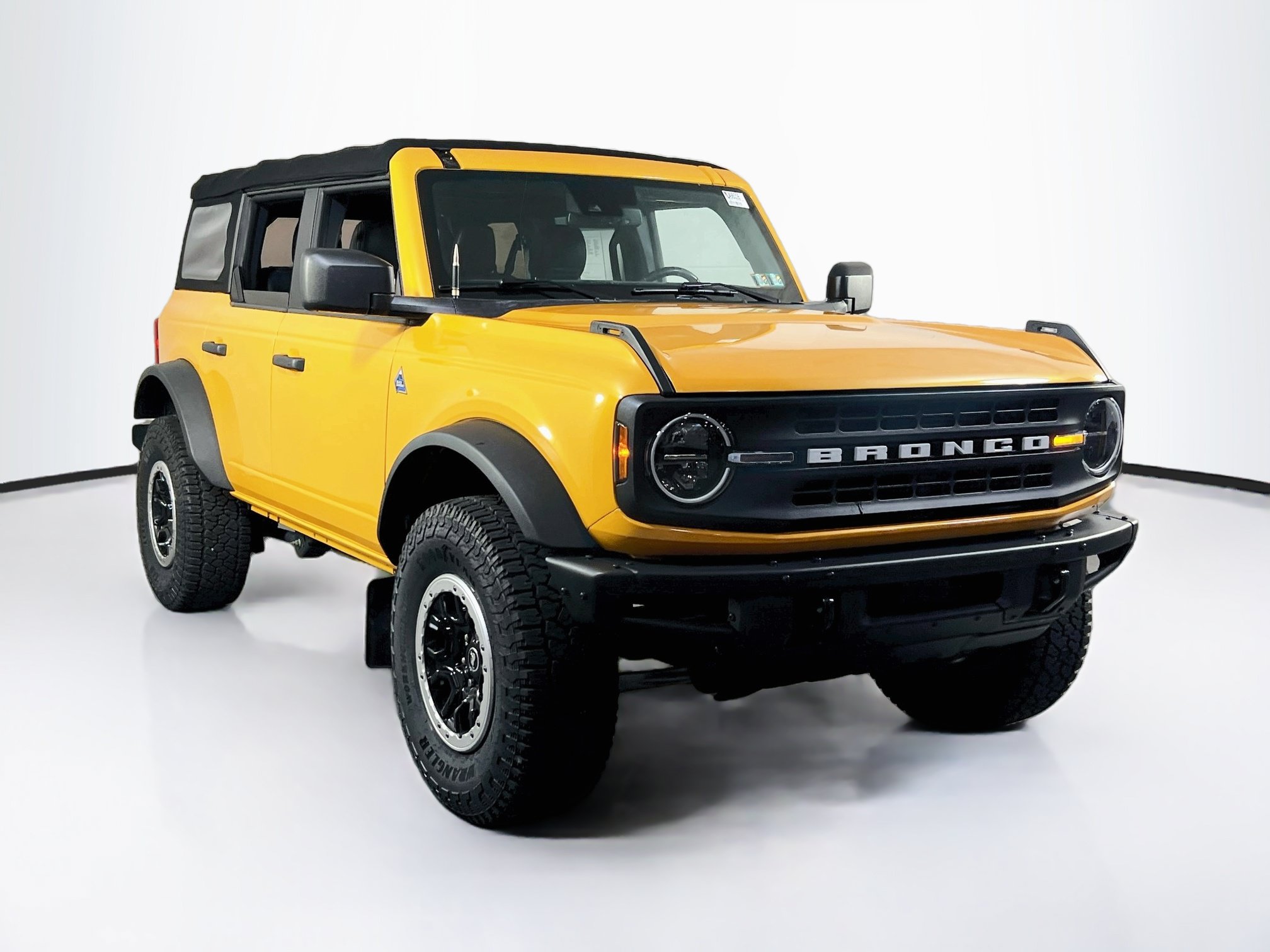 Used 2021 Ford Bronco Black Diamond w/ Sasquatch Package AWD/4WD image 3