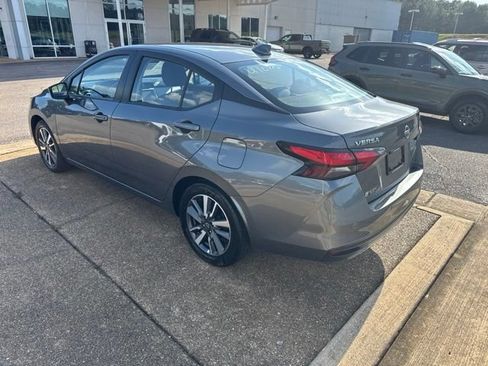 Used 2024 Nissan Versa SV FWD image 7