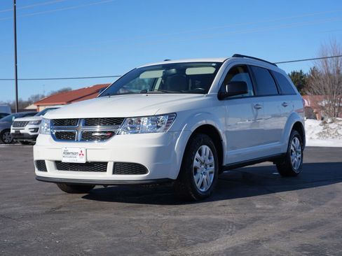 Used 2017 Dodge Journey SE w/ Safe & Sound Group image 7