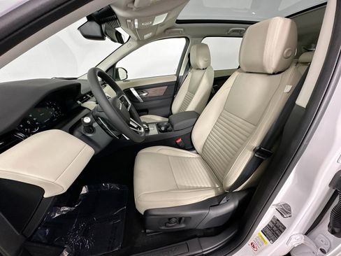 Used 2025 Land Rover Discovery Sport S image 19