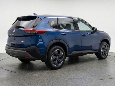 Used 2025 Nissan Rogue SV image 9