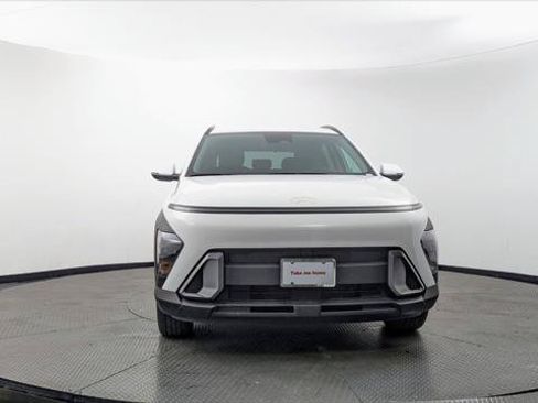 Used 2025 Hyundai Kona SEL FWD image 12