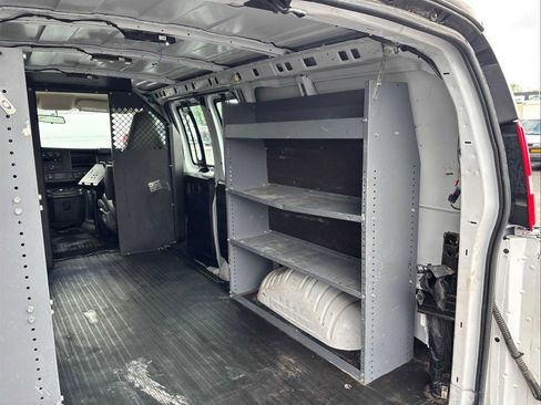 Used 2022 Chevrolet Express 2500 w/ Driver Convenience Package RWD image 10