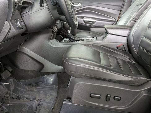 Used 2017 Ford Escape Titanium w/ Canadian Touring Package image 10