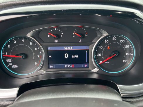 Used 2023 Chevrolet Traverse LT image 23