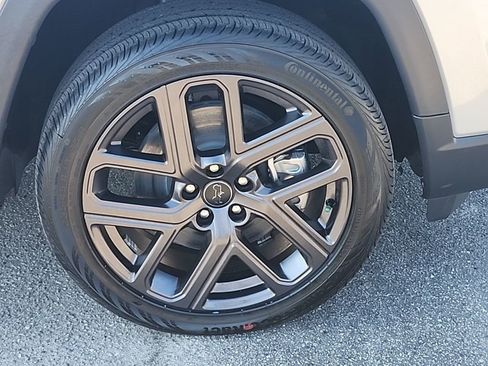 New 2026 Jeep Compass Latitude image 22