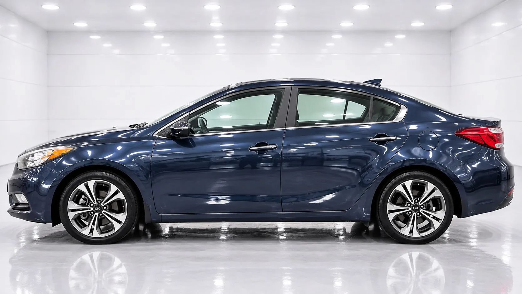 Used 2016 Kia Forte EX w/ EX Premium Package FWD image 2