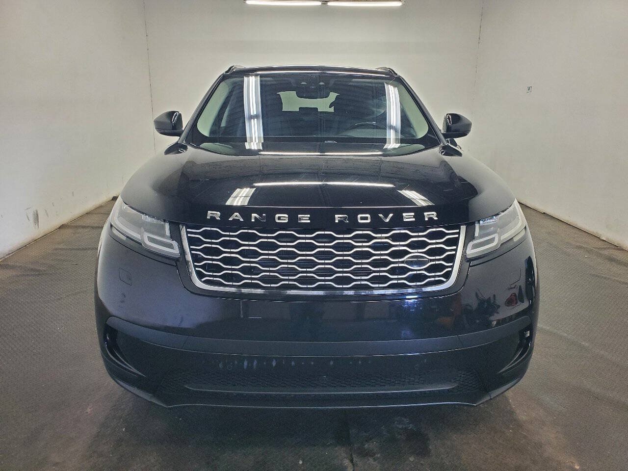 Used 2019 Land Rover Range Rover Velar S AWD/4WD image 2