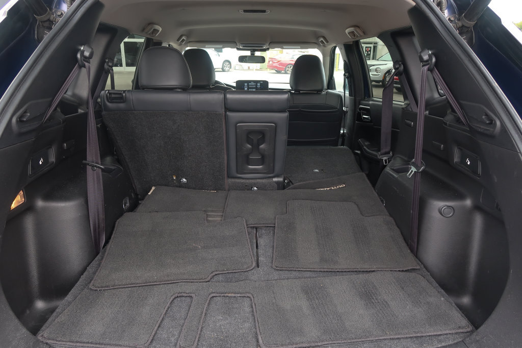 Used 2024 Mitsubishi Outlander AWD image 11