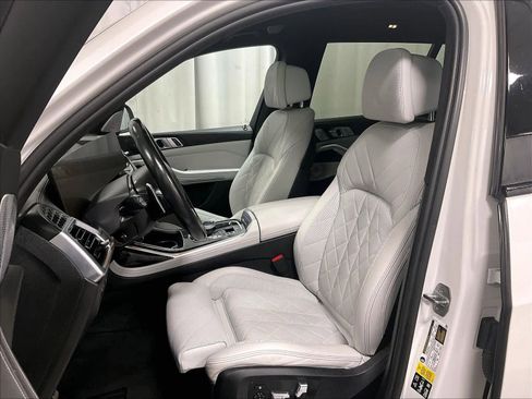 Used 2023 BMW X7 xDrive40i w/ Executive Package image 10