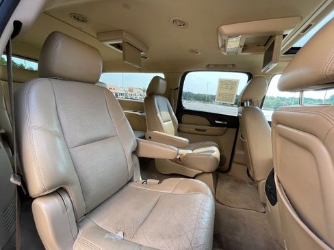 Used 2013 GMC Yukon XL Denali RWD image 27