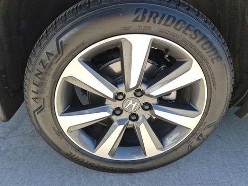 Certified 2024 Honda Pilot Elite image 3