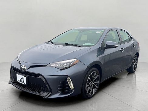 Used 2018 Toyota Corolla SE w/ SE Premium Package FWD image 4