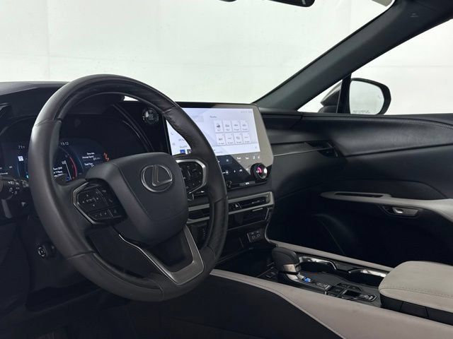 Certified 2025 Lexus RX 350 Premium w/ Accessory Package (Z1) AWD/4WD image 4