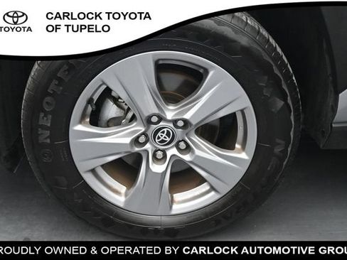 Used 2025 Toyota RAV4 XLE FWD image 38