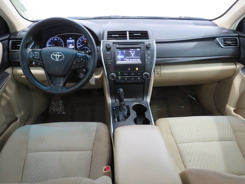 Used 2017 Toyota Camry LE FWD image 10