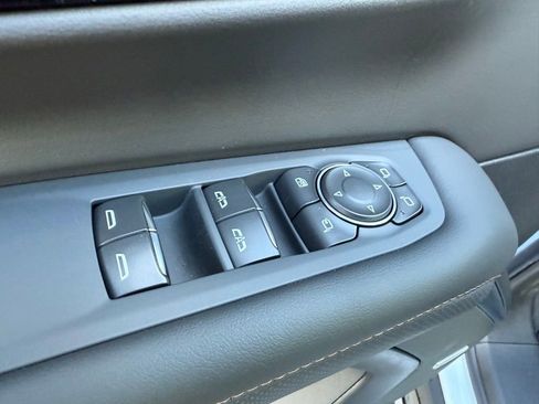 New 2026 Chevrolet Suburban High Country image 24