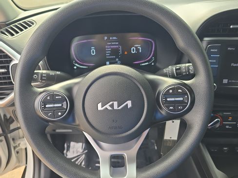 Used 2024 Kia Soul LX w/ Option Group 015 FWD image 27