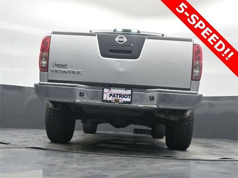 Used 2012 Nissan Frontier S image 37