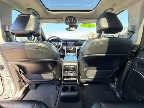 Used 2022 Jeep Grand Cherokee L Limited RWD image 13