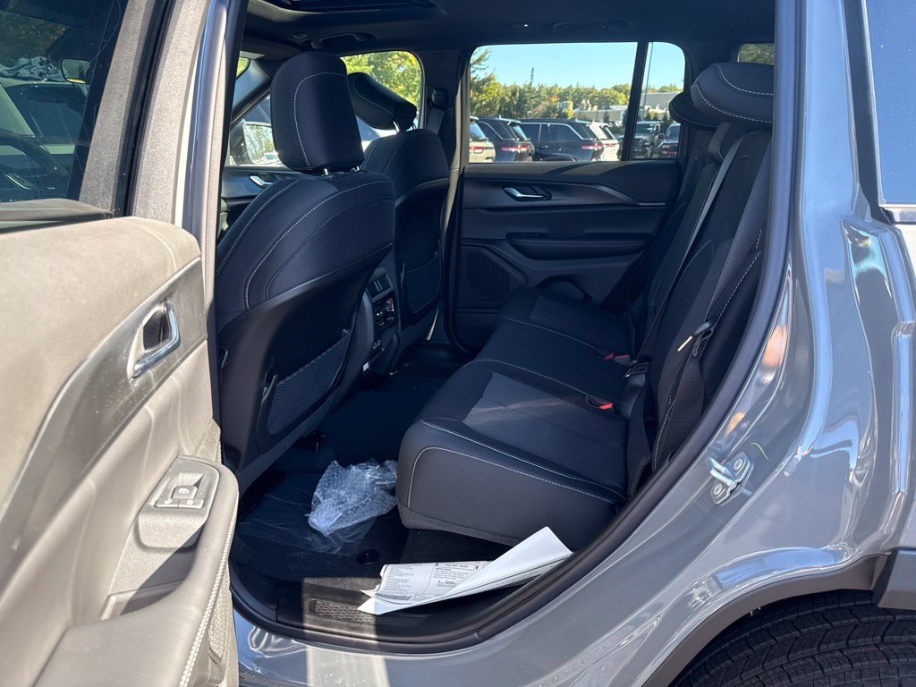 New 2027 Jeep Grand Cherokee Laredo X AWD/4WD image 19