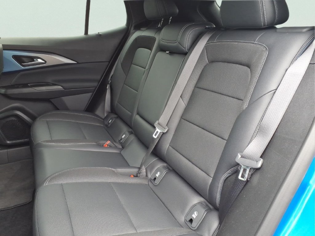 Certified 2024 Chevrolet Equinox EV LT FWD image 24