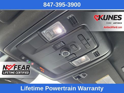 Used 2024 Chevrolet Suburban Premier AWD/4WD image 43