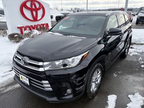 Used 2017 Toyota Highlander Limited image 1