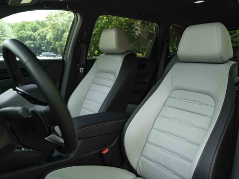 Used 2026 Honda CR-V Sport Touring image 17
