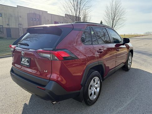 Used 2019 Toyota RAV4 LE image 6
