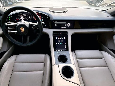 Used 2022 Porsche Taycan 4 Cross Turismo image 15