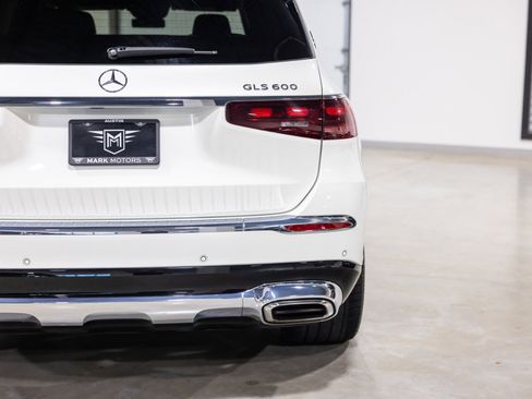 Used 2024 Mercedes-Benz Maybach GLS 600 4MATIC image 13