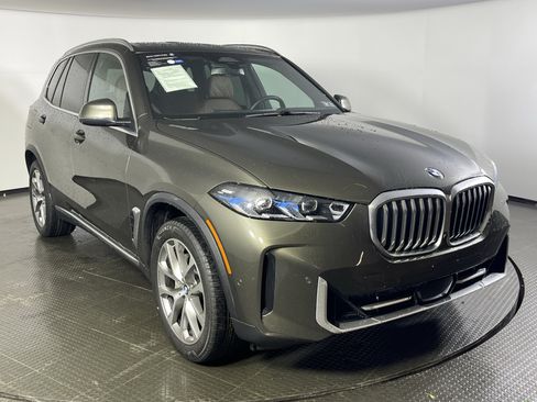 Used 2025 BMW X5 xDrive40i AWD/4WD image 3