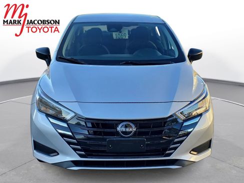 Used 2025 Nissan Versa S image 3