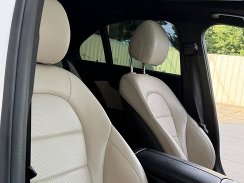 Used 2020 Mercedes-Benz C 300 Sedan image 32