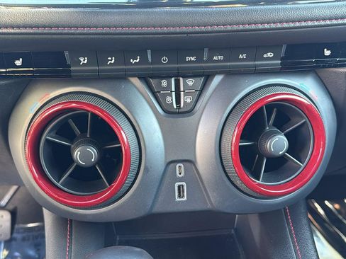Used 2022 Chevrolet Blazer RS image 17