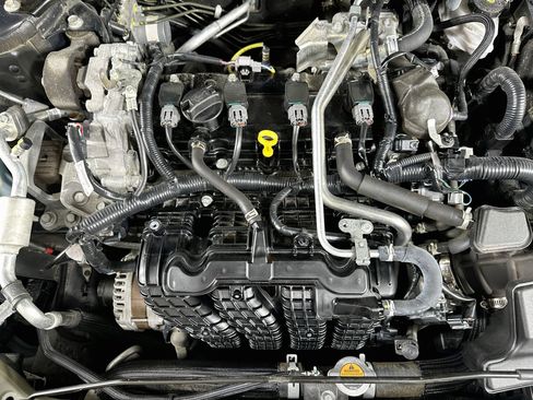 Used 2025 Nissan Altima 2.5 SV FWD image 31