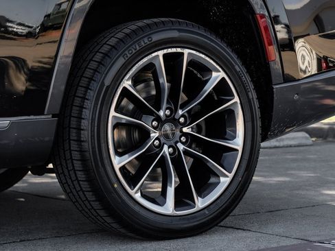 Used 2022 Jeep Wagoneer Series III w/ Premium Group I image 68