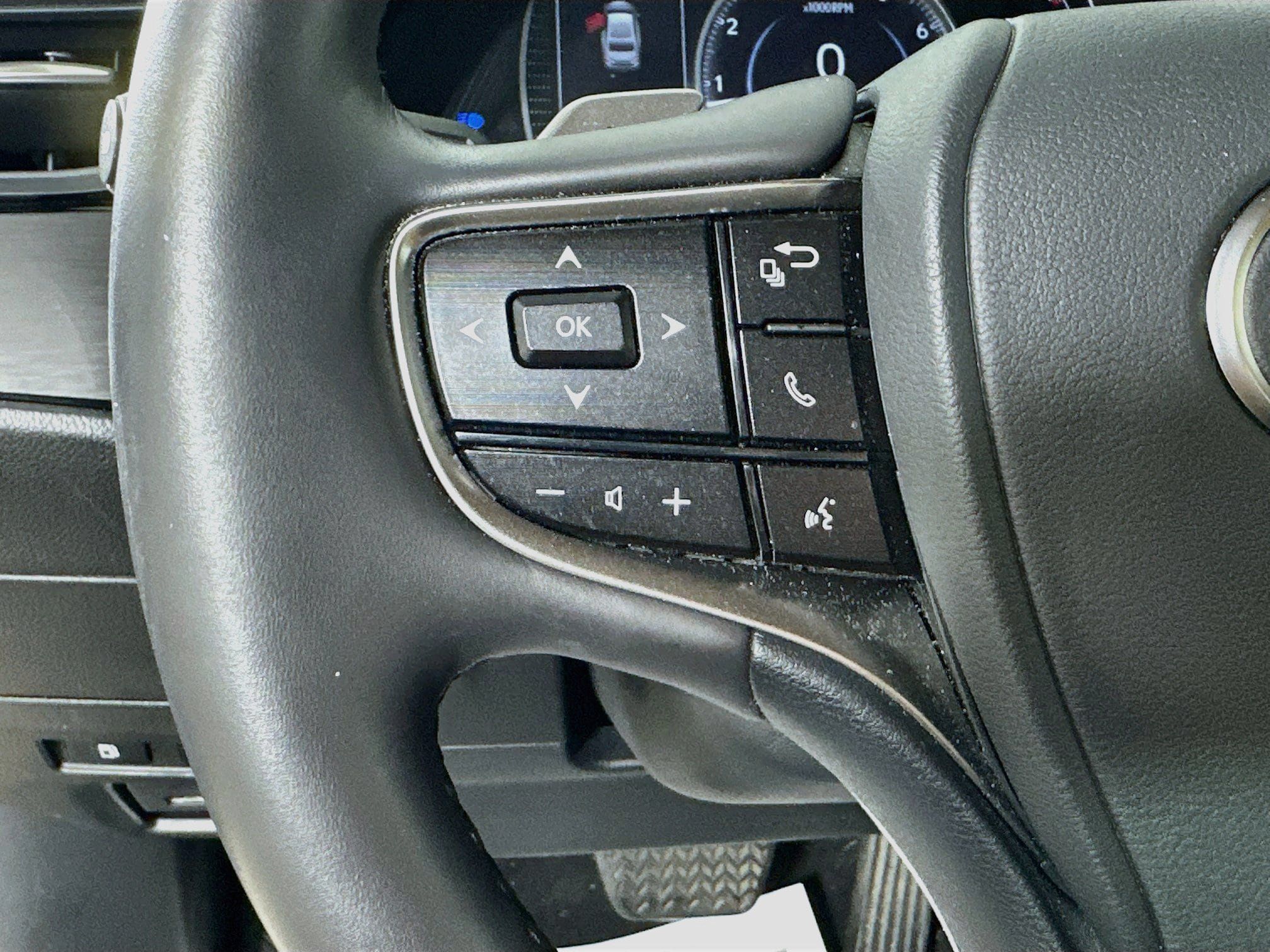 Used 2024 Lexus ES 350 w/ Premium Package FWD image 13