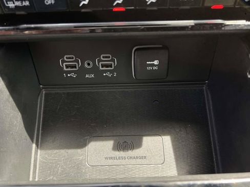 Used 2024 Jeep Grand Cherokee Altitude AWD/4WD image 22