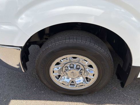 Used 2016 Nissan NV 3500 SV image 18