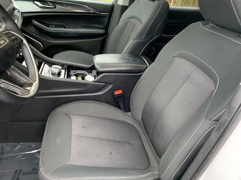 Certified 2022 Jeep Grand Cherokee L Laredo w/ Luxury Tech Group I image 16