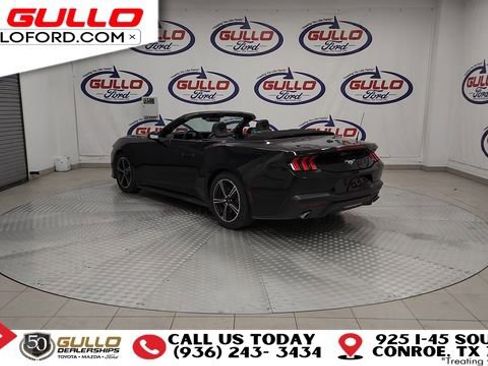 Used 2024 Ford Mustang Convertible image 6