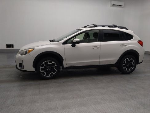 Used 2017 Subaru Crosstrek 2.0i Limited image 2